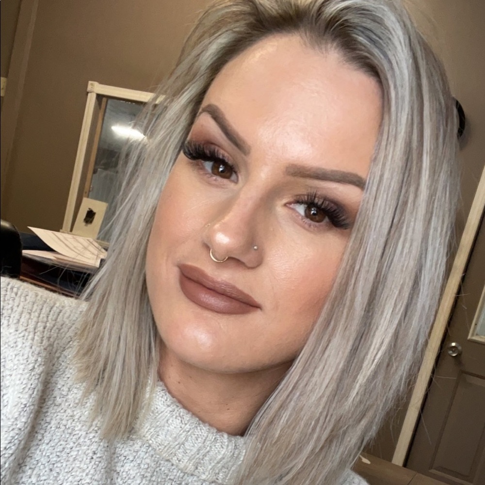 Meet your Posher, Deanna
